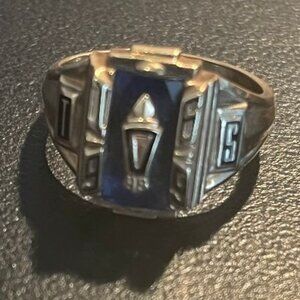 Vintage 1969 Josten 10K Gold Class Ring